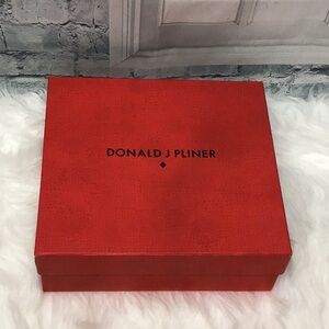 Donald Pliner Shoe Box✂️